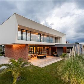 4 bedroom villa with pool near Pula, Istria, sleeps 8